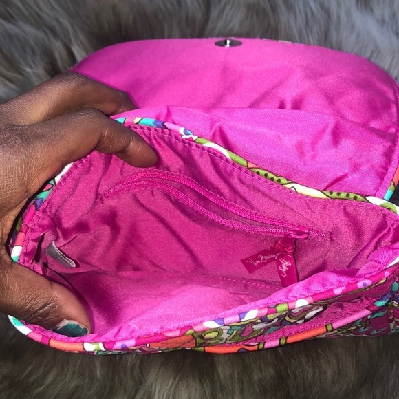 VERA BRADLEY PINK SWIRLS SMALL FLAP CROSSBODY*NWT* - Picture 3 of 7